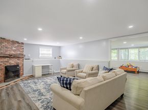 9 Chuck Wagon Lane, Danbury CT 06810