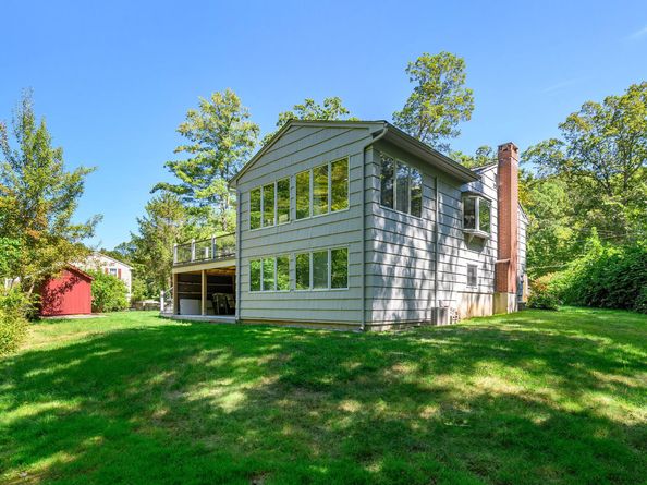 9 Chuck Wagon Lane, Danbury CT 06810