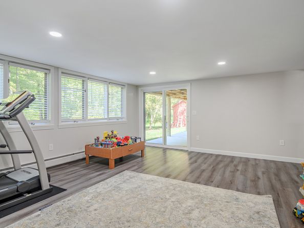 9 Chuck Wagon Lane, Danbury CT 06810