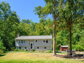 9 Chuck Wagon Lane, Danbury CT 06810