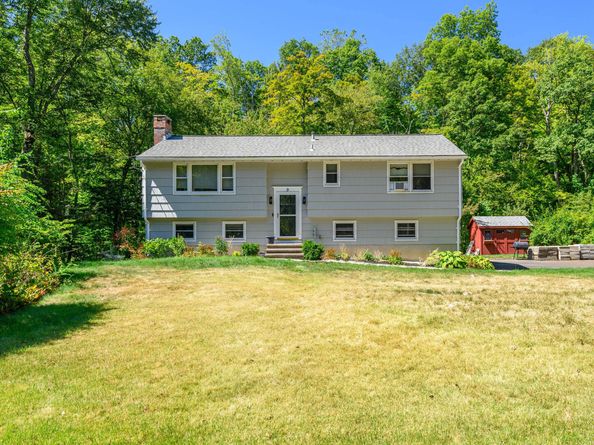 9 Chuck Wagon Lane, Danbury CT 06810