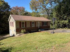 14 Clayton Road, Danbury CT 06811