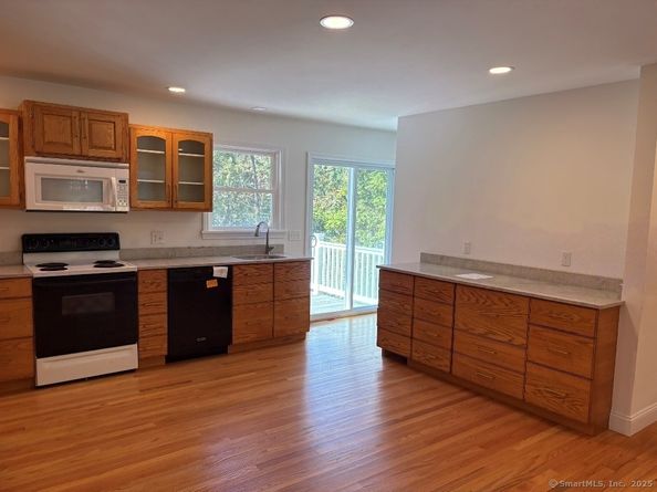 14 Clayton Road, Danbury CT 06811