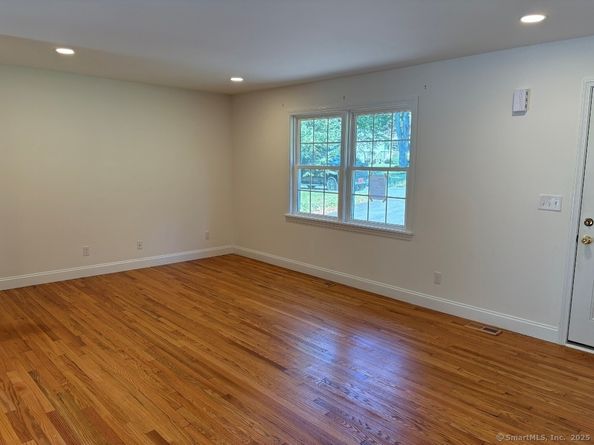 14 Clayton Road, Danbury CT 06811