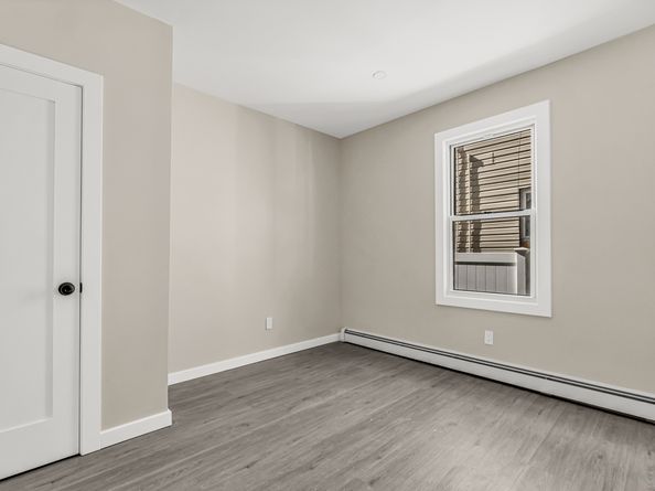 82 Waldorf Avenue, Bridgeport CT 06605