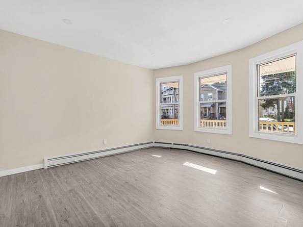 82 Waldorf Avenue, Bridgeport CT 06605