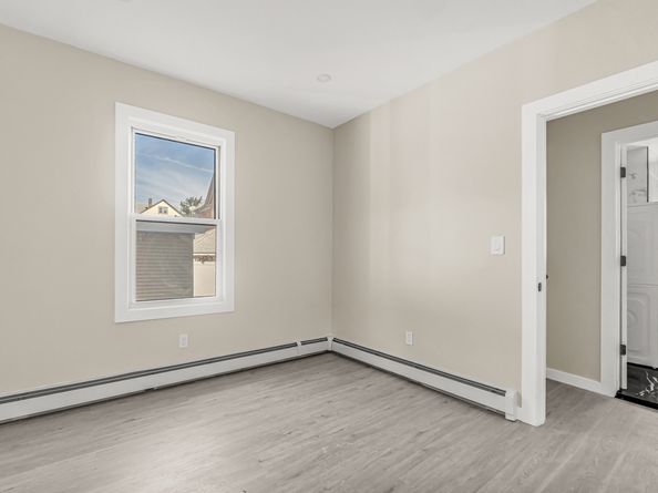 82 Waldorf Avenue, Bridgeport CT 06605