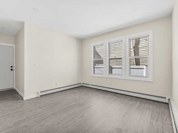 82 Waldorf Avenue, Bridgeport CT 06605