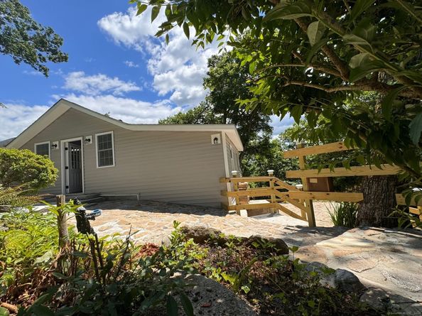 22 Hemlock Trail, Newtown CT 06482