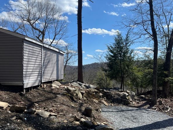 22 Hemlock Trail, Newtown CT 06482