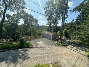 22 Hemlock Trail, Newtown CT 06482