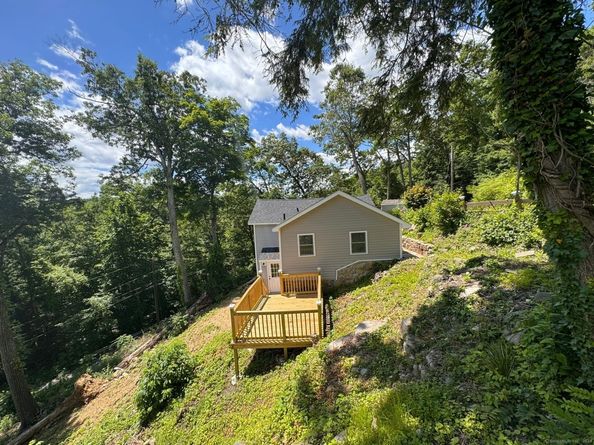 22 Hemlock Trail, Newtown CT 06482