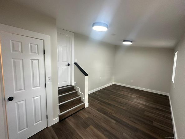 22 Hemlock Trail, Newtown CT 06482