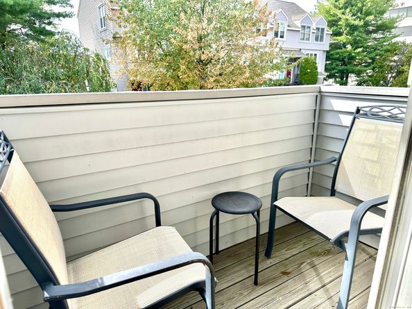 2700 Bedford Street J, Stamford CT 06905