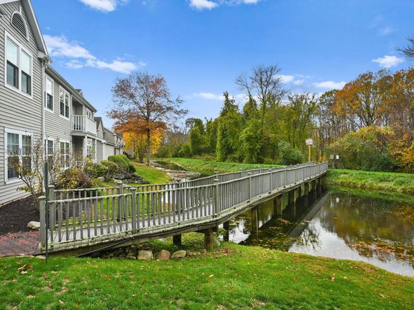 253 Mayfield Drive 253, Trumbull CT 06611