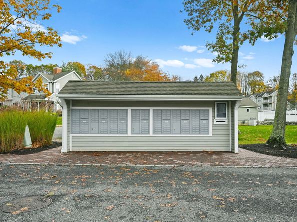 253 Mayfield Drive 253, Trumbull CT 06611