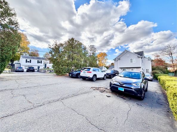 543 Newfield Avenue, Stamford CT 06905