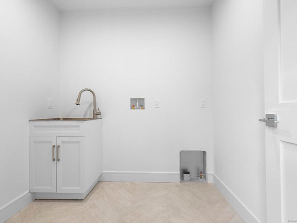 45 Robin Circle, Fairfield CT 06824