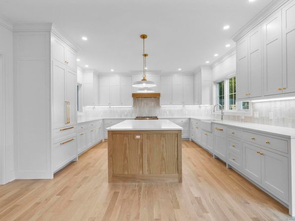 45 Robin Circle, Fairfield CT 06824