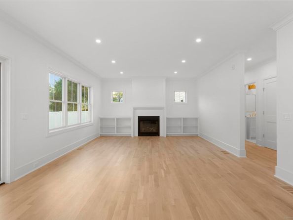 45 Robin Circle, Fairfield CT 06824