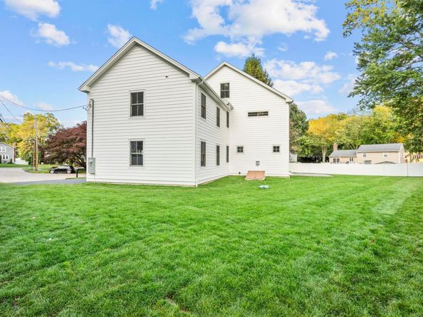 45 Robin Circle, Fairfield CT 06824