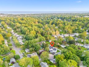 45 Robin Circle, Fairfield CT 06824