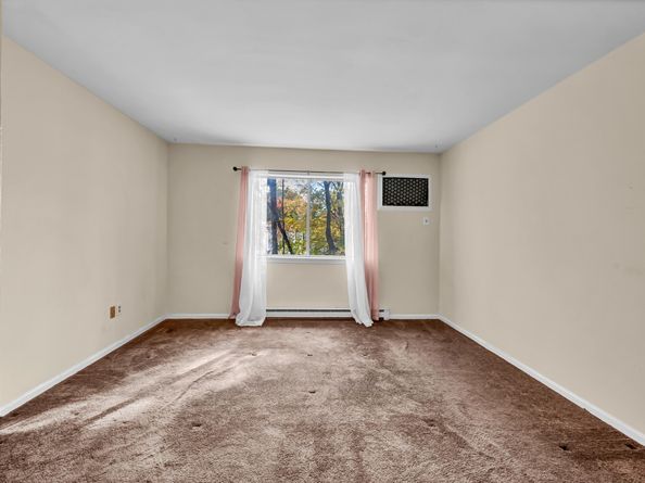 8 Rose Lane APT 248, Danbury CT 06811