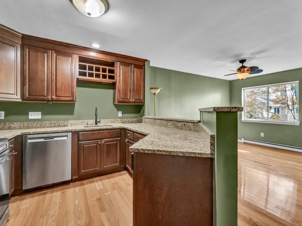 8 Rose Lane APT 248, Danbury CT 06811