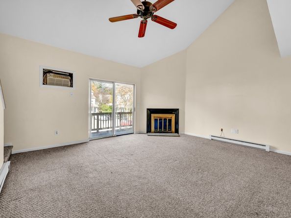 8 Rose Lane APT 248, Danbury CT 06811