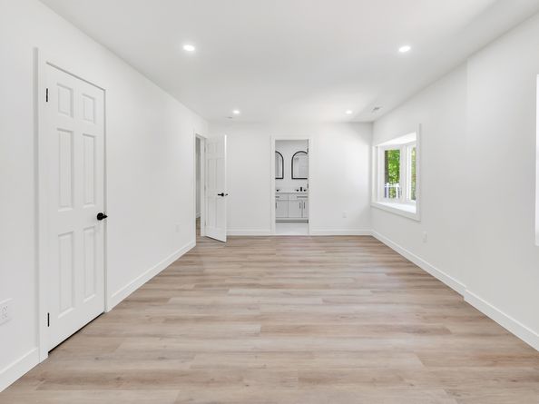 51 Great Oak Road, Shelton CT 06484