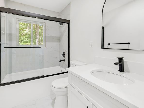 51 Great Oak Road, Shelton CT 06484