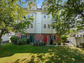 19 Stillwater Avenue APT E, Stamford CT 06902