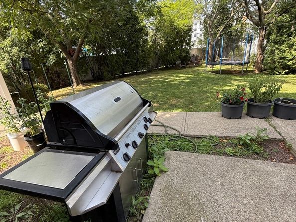 19 Stillwater Avenue APT E, Stamford CT 06902