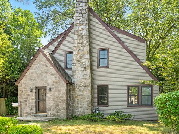 415 West Avenue, Darien CT 06820