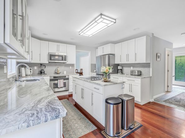 190 Thoreau Drive, Shelton CT 06484