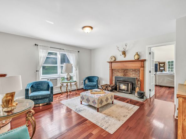 190 Thoreau Drive, Shelton CT 06484