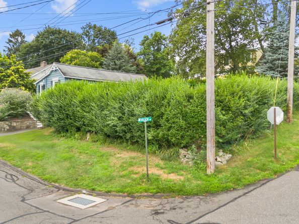 13 Marshall Avenue, Trumbull CT 06611