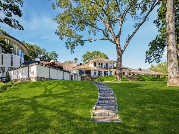 11 Beachside Common, Westport CT 06880