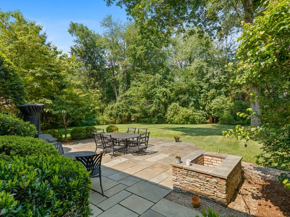 358 Hoyt Street, Darien CT 06820