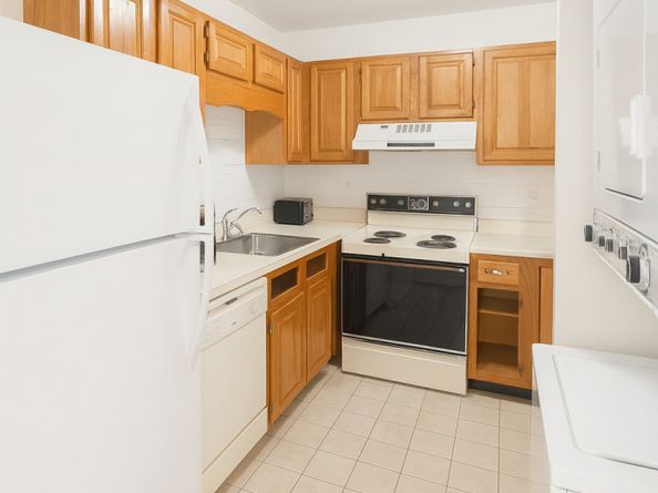67 Hidden Knolls Circle 67, Monroe CT 06468