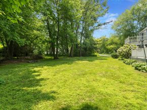 43 Hall Road, Easton CT 06612