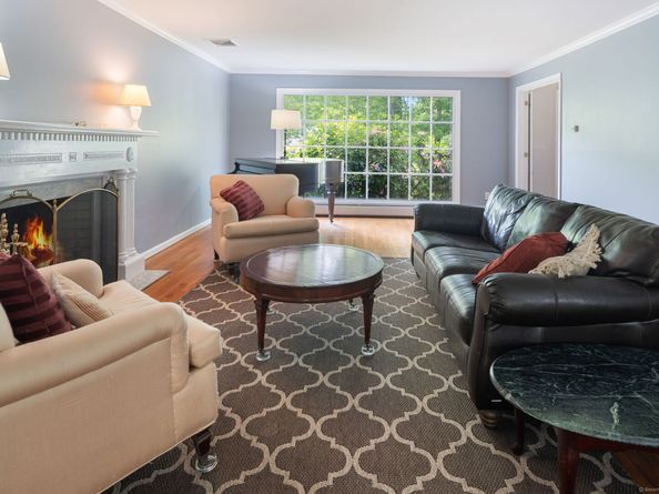 43 Hall Road, Easton CT 06612