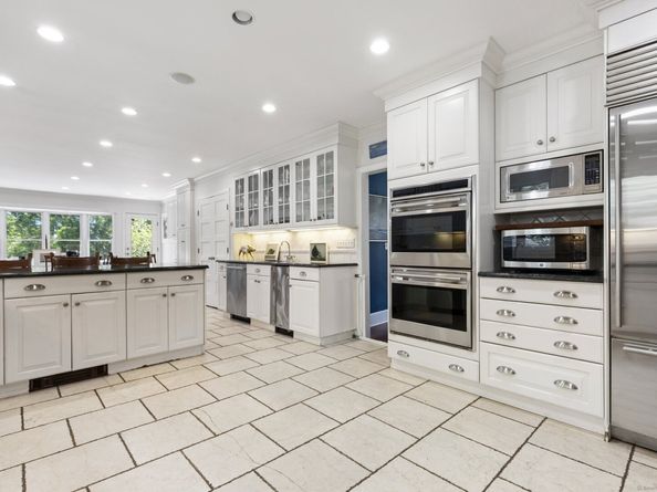 14 Highview Avenue, Greenwich CT 06870