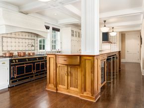 10 Meadow Lane, Harrison NY 10577