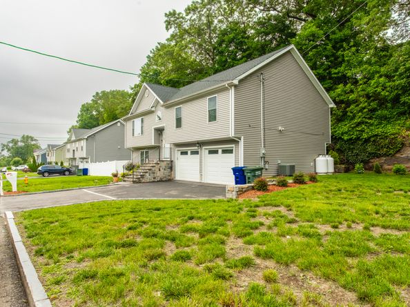 533 Seltsam Road, Bridgeport CT 06606