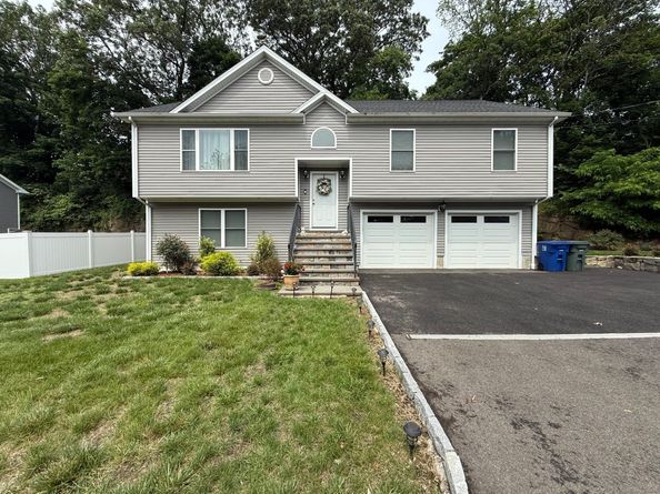 533 Seltsam Road, Bridgeport CT 06606
