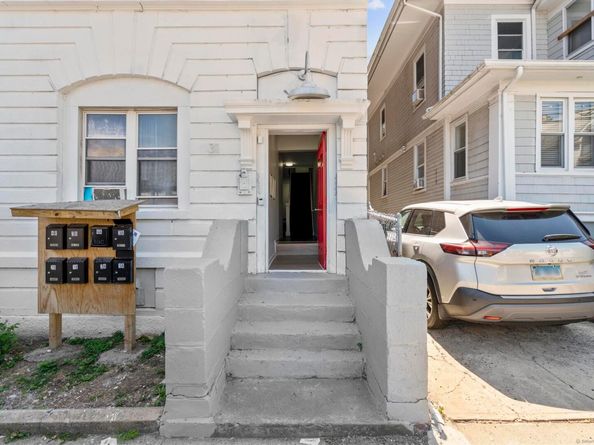 31 Whittier Street, Bridgeport CT 06605