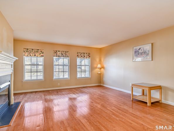 2904 Eaton Court 2904, Danbury CT 06811