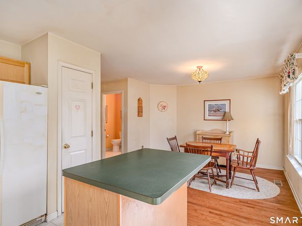 2904 Eaton Court 2904, Danbury CT 06811