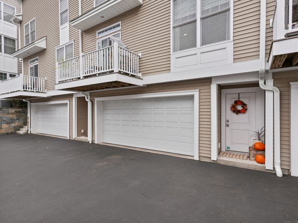 91 W Broad Street 11, Stamford CT 06902